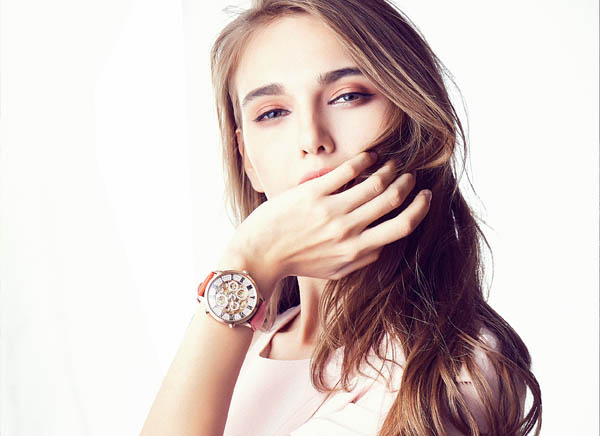 财源滚滚钻表佩戴效果